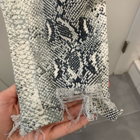 Subdued Snake Print Skinny Jeans - Picture 4 of 7